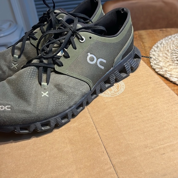 Cloud 3 X Training shoe. Shoes is gently used. Still in good condition. - Picture 6 of 6